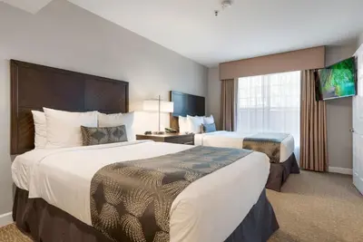 Image de 4 Units: Suite w/ Full Kitchen & Free Hot Breakfast near Brea Mall - 3. 3 mi