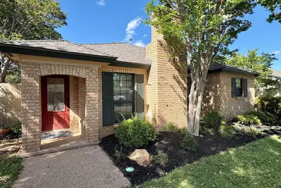 Image de Abilene Urban Oasis-Modern/Sleeps 8/Games/Walk to Acu/Gorgeous Backyard