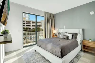 Image de Your Intimate Brickell Studio with Private Balcony