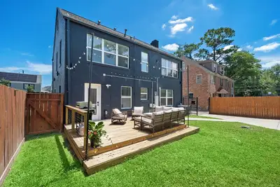 Image de Beautiful 4-bedroom house close to Downtown in peaceful Houston Neighborhood