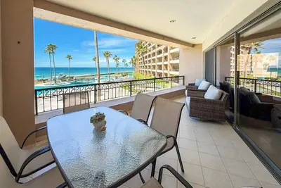 Image de Relaxing Oceanview Condo Pools & Beach