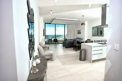 Image de Beachfront 1br High-Floor Panoramic Views