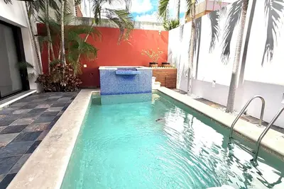Image de Large luxury house with 6 bedrooms pool and jacuzzi