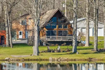 Image de Lodge style, 4 bedroom home on Lamoka Lake