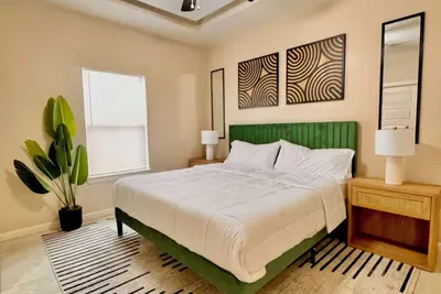 Image de Fully furnished luxury apartment in a serene and secure gated community.