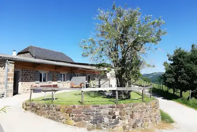 Image de Maison de vacances « Gîte Les Tourettes » avec piscine partagée, terrasse privée et Wi-Fi