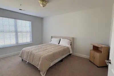 Image de Spacious 8-bedroom house for both small and large groups in Brandywine