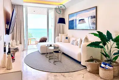 Image de 2br Oceanfront 10 steps of sandy beach