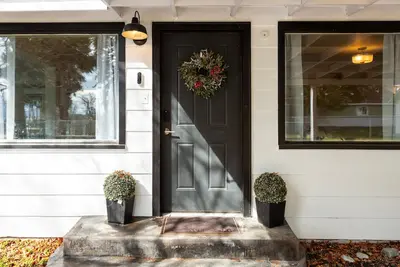Image de New! Cherry Orchard Cottage | Fireplace · Near Flathead Lake · 1 Hr to Glacier National Park