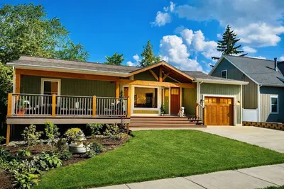 Image de The Mason Jar 4br/3ba Steps to Downtown, Hot Tub, Family-Friendly, Dog-Welcoming