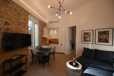 Image de New, excellently located  apartment near Finopoulou Hill in vibrant Athens!