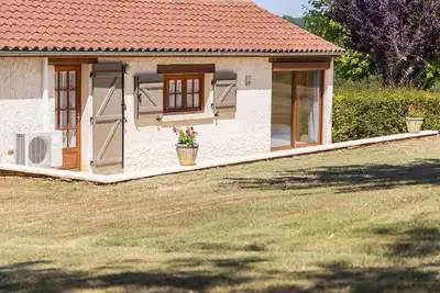 Image de Séjour avec piscine partagée