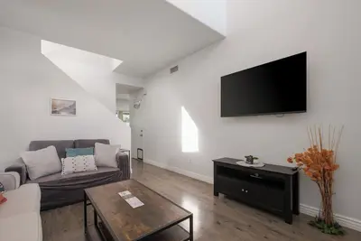 Image de Cozy 3br 2. 5ba Tempe Retreat with Private Patio_Master Suite Balcony  Near Asu