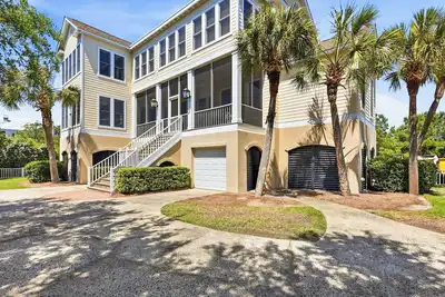 Image de Adrift: 5  Br, 4  Ba House in Georgetown, Sleeps 12