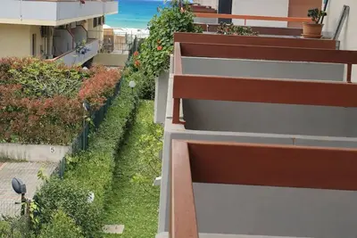 Image de Apartment 50m from the beach | 7 guests | terrace & bike path