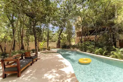 Image de Modern ground-level 3br Retreat with Private Pool