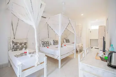 Image de Scenic Coastal Getaway Near Surf, Sand, Restaurants & Pool | 2 Units