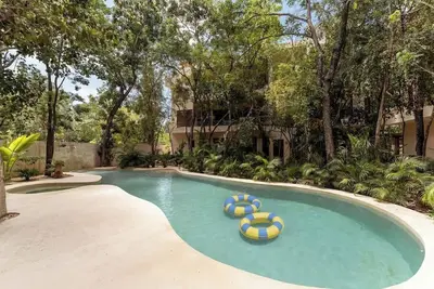 Image de 9br Jungle Sanctuary, Private Rooftop Plunge Pools