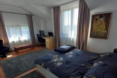 Image de Spacious 8 rooms villa with terrace+garden just 5min drive to center and airport