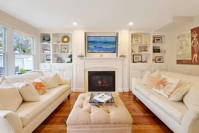 Image de Walk to Water/Popponesset Coastal Retreat