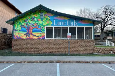 Image de Lone Oak Cottage Fully restored cabin with 5 beds & walk in shower