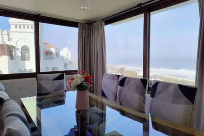 Image de Spectacular ocean view, tranquility in a beautifully decorated apartment
