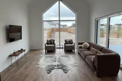 Image de Brand-new house, designed for golfers and families