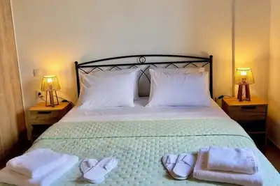 Image de Mitzelitsa Guest House | Seaview Apartment|Stunning View | 4 Guests | Amaliapoli