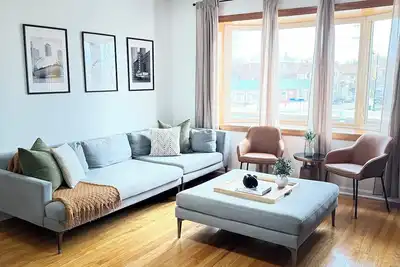 Image de Spacious 4br Near Chicago with Parking and Easy Train Access