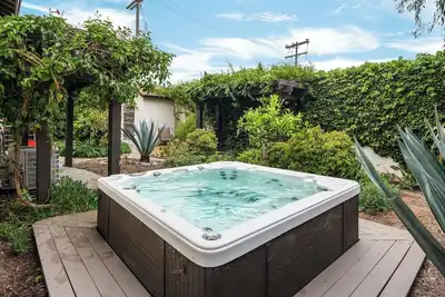 Image de 8 Min Walk to Beach • 3br Lush Encinitas Retreat with Spa