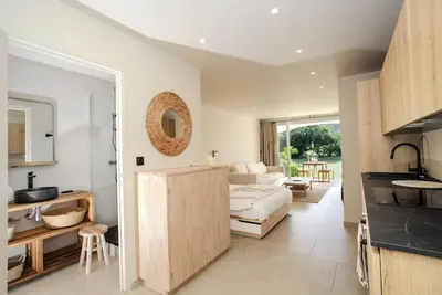 Image de 808 Cozy 1-Bedroom Garden Apartment – Steps from the Beach in Saint Martin