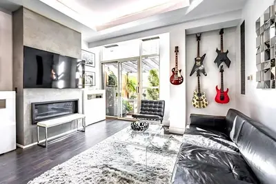 Image de Spacious Downtown 1br w/ Private Terrace & Bbq Grill+ Pet-Friendly!