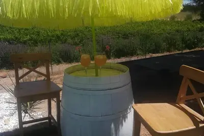Image de Villa de Charme avec piscine, sans vis à vis, vue sur les vignes et oliviers