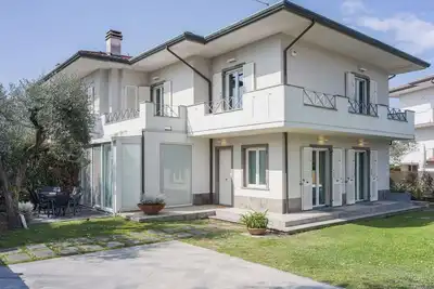 Image de Magnifique maison de vacances privée pour 6 personnes avec piscine privée, climatisation et patio