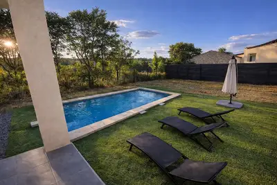 Image de Maison neuve avec piscine privée
