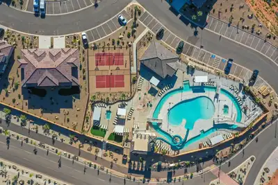 Image de Game loft, Nerf Wars, Resort Pool, Lazy River & Waterslide • Near Zion
