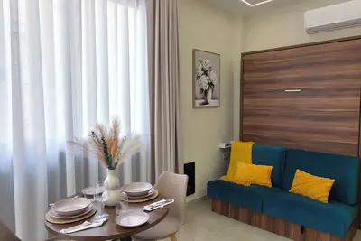 Image de Cozy apartment 10 minutes walking distance from the beach and next to princesa subway station.
