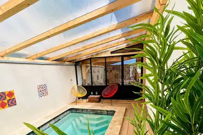 Image de /! \\Nouveau Maison de campagne climatisée avec piscine couverte chauffée, Provence