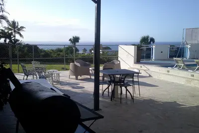 Image de 5-Bedroom Hilltop Ocean View Residence