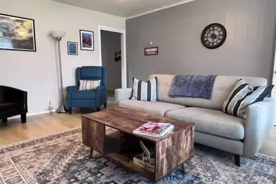 Image de Peaceful Cozy Retreat with Backyard near Downtown