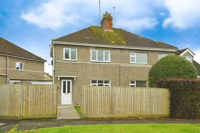 Image de Cosy 2 bed home with garden and parking near station