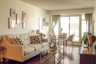 Image de Upscale Toronto Condo | Monthly Stay