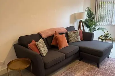 Image de Bright 3-Br Flat Sleeps 6 + Parking | Queens Park