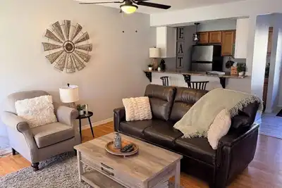 Image de 2 King Beds - Sleeps 6 - Step Free Ground Floor -Gated Pointe Royale Golf Resort