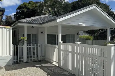 Image de Brand New 2 Bedroom Coastal Villa Great location short walk to Shelly Beach