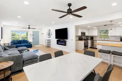 Image de Luxe Coastal Retreat • 12 Min to Beach • Private Yard w/Games