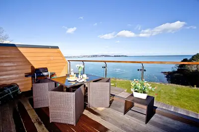 Image de Avocet 2 is a stylish coastal apartment offering uninterrupted sea views