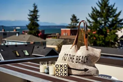 Image de Luxe Alki Beach Townhouse Rooftop Deck w/Spectacular Water Views Bbq A/C Parking
