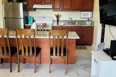 Image de Beautiful 1-bedroom Wakiki Banyan Hotel, free parking/WiFi, peek of Ocean View.