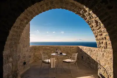 Image de Villa Elyraen, Divine Sea Views, Private Hot Tub, Furnished Terrace, Shared.